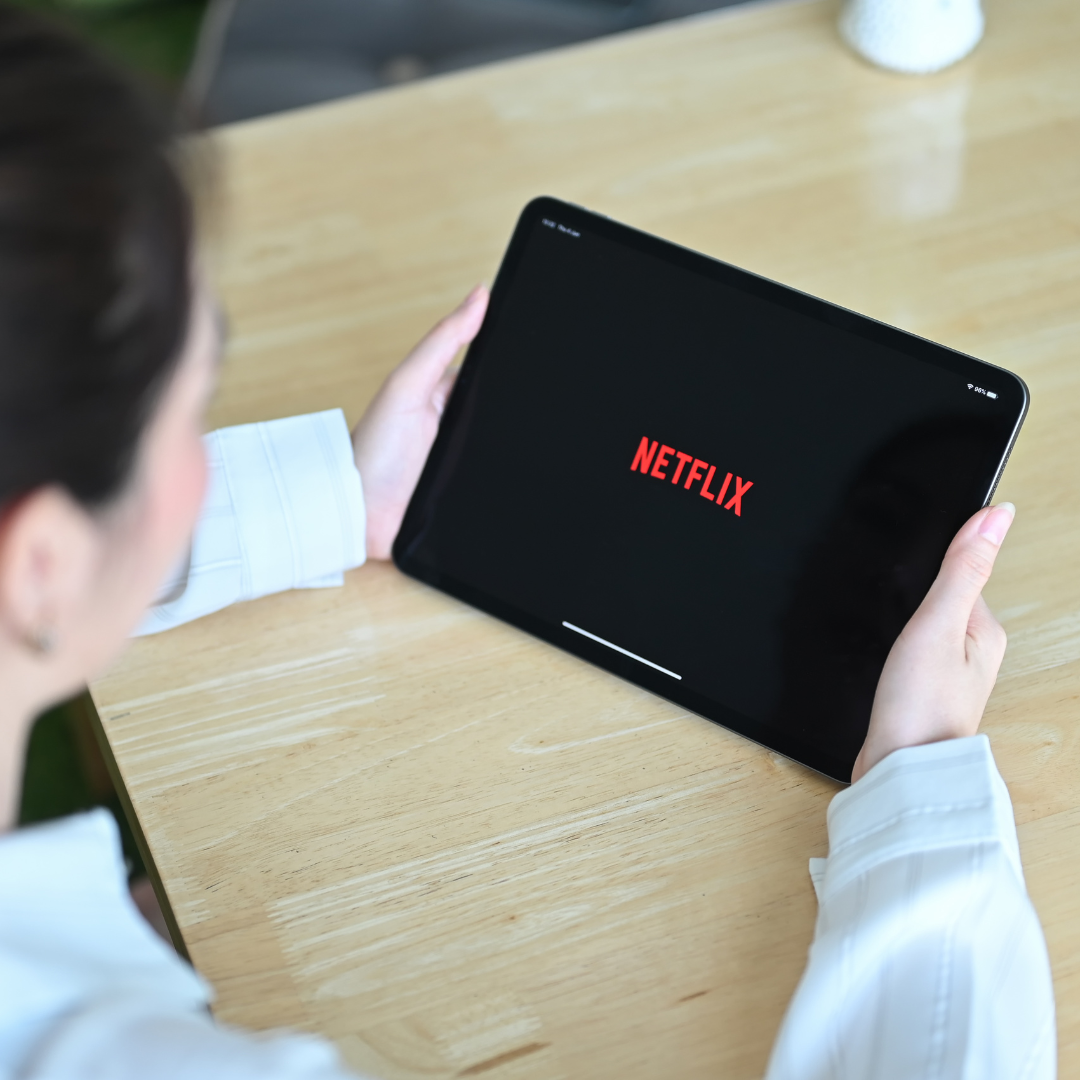 Netflix dá o maior passo da sua história e assina acordo bilionário para adquirir a Warner Bros. e a HBO Max